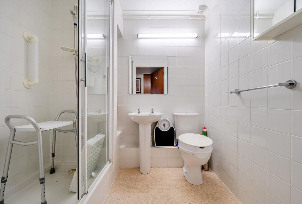 1383365-13-692058...