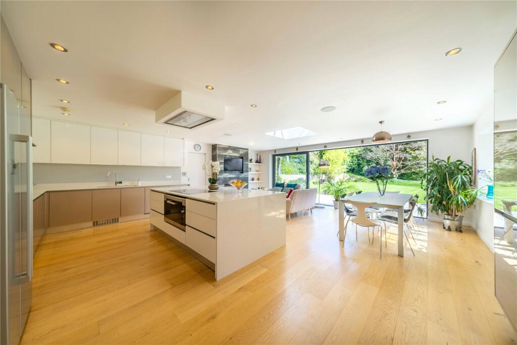 Kitchen/Diner/Family