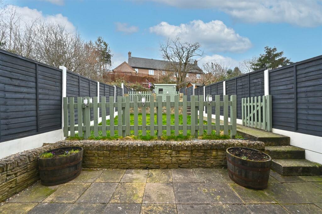 Rear Garden - dining patio.jpg