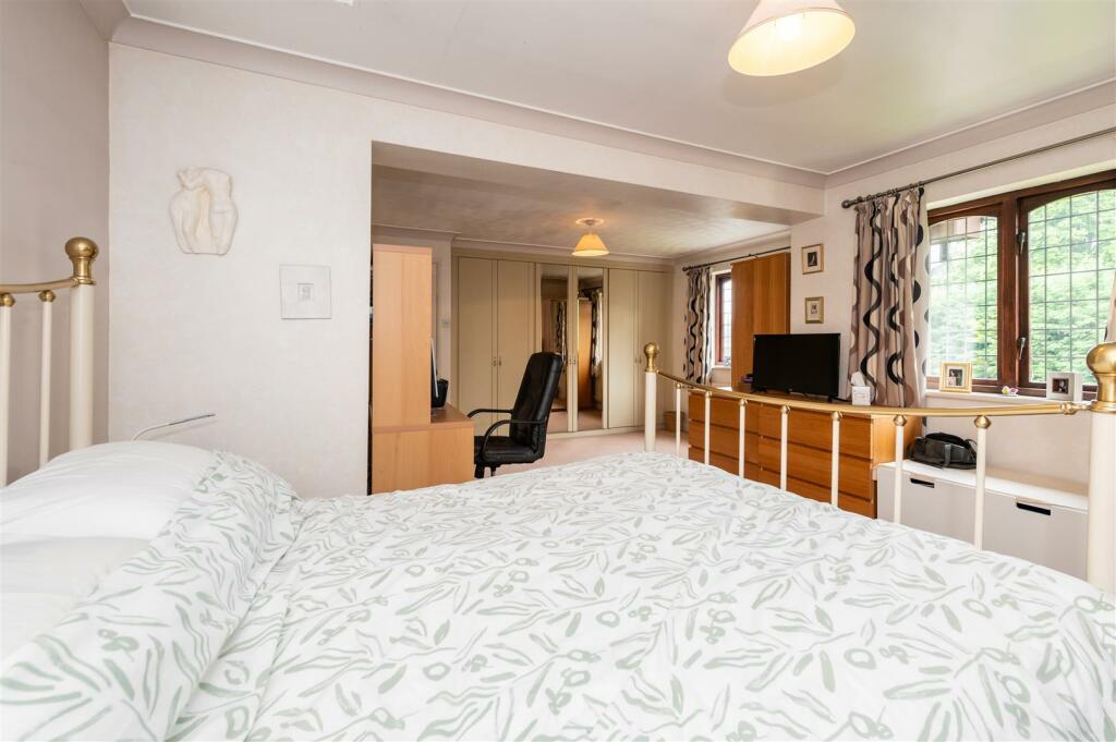 18 Kenilworth Drive internals-7.JPG