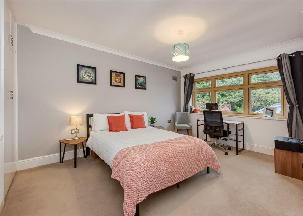 59 Elliotts Lane-bed3.jpg