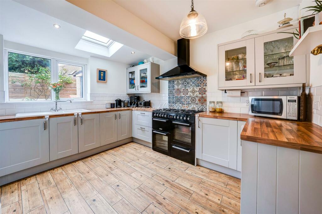 Porthamal Gardens, Rhiwbina, HernCrabtree (2).jpg