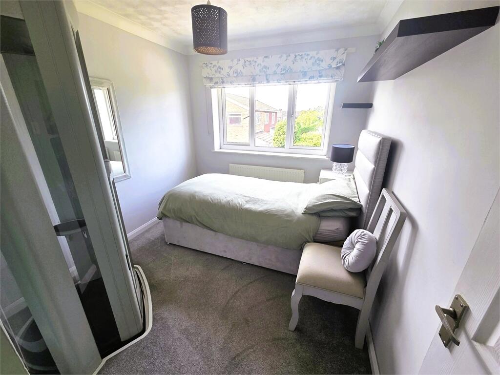 Dressing room/Bedroom 6