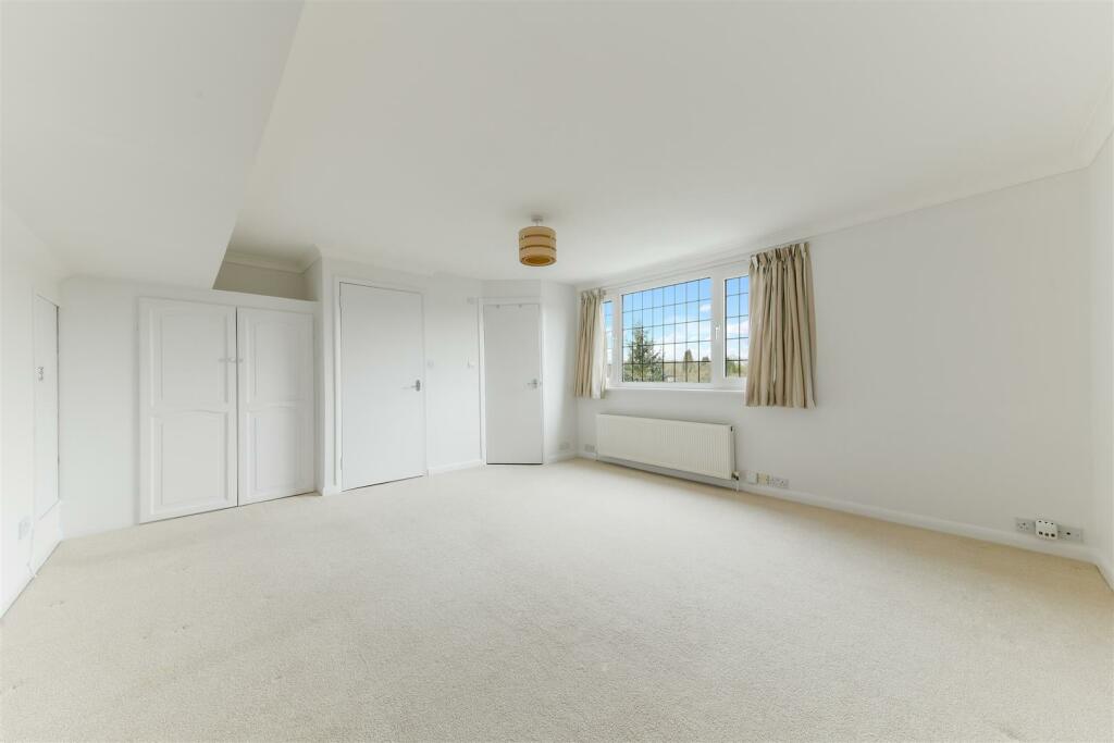 Copley Way, Tadworth,4, (19).jpg