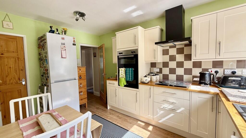 Kitchen/breakfast...