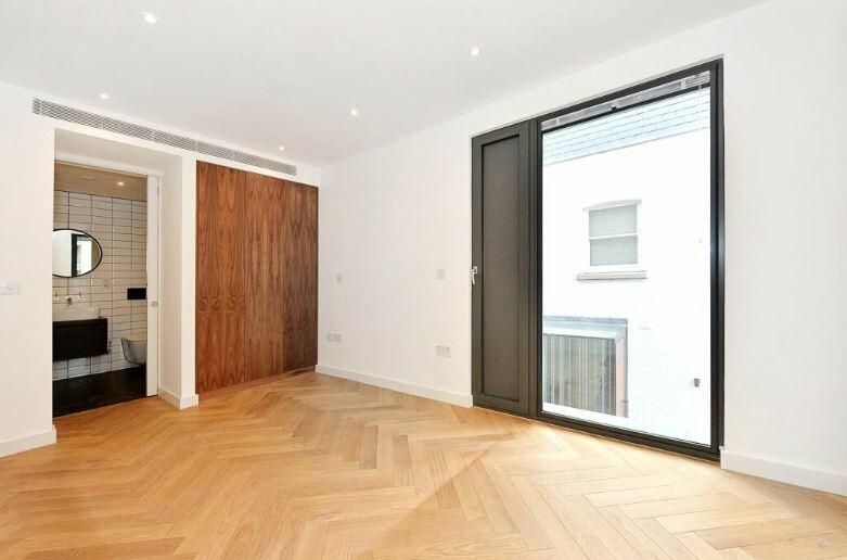 4. Bedroom.JPG