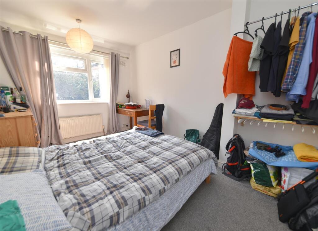 bedroom1.1.JPG