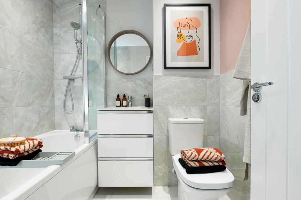 Energy-efficient family bathroom