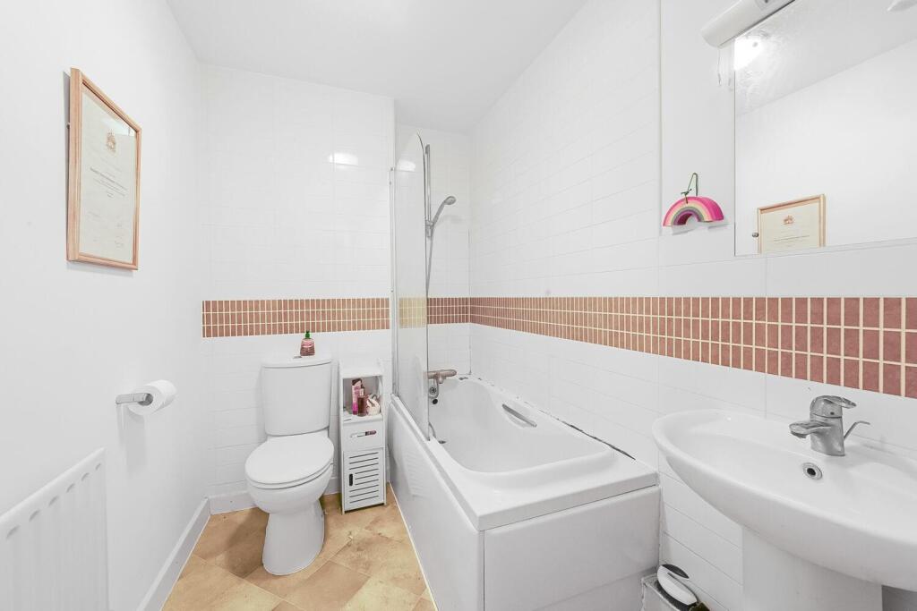 IMG_8238.CR2-WHITE-WALLS-WHITE-CEILING-1500x1000.j