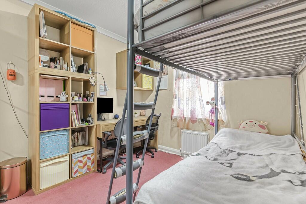 Bedroom 2 (2)