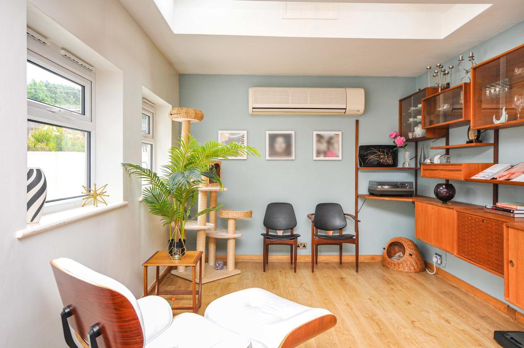 Lounge / Kitchen
