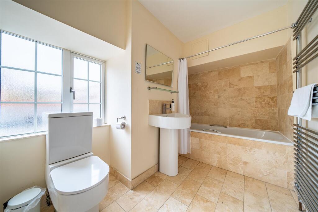 24235 East Ayton Lodge Hotel-042.jpg
