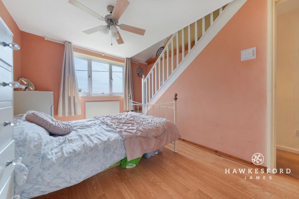 Station Row, Teynham - Bedroom 1