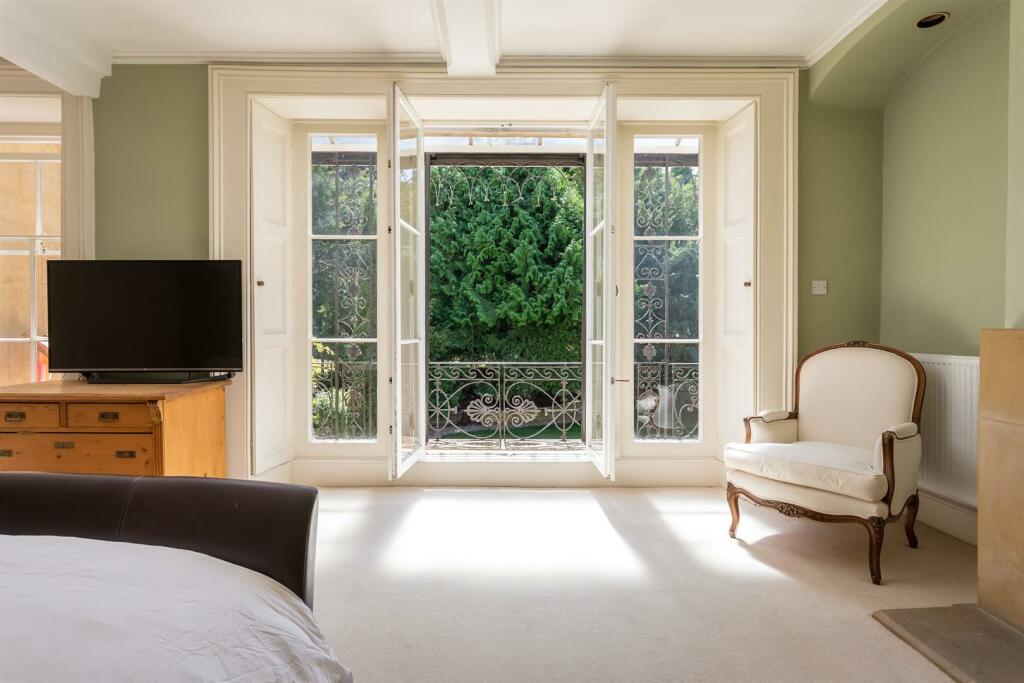 123 - Chipping Croft - GL8 8DQ - Web.jpg