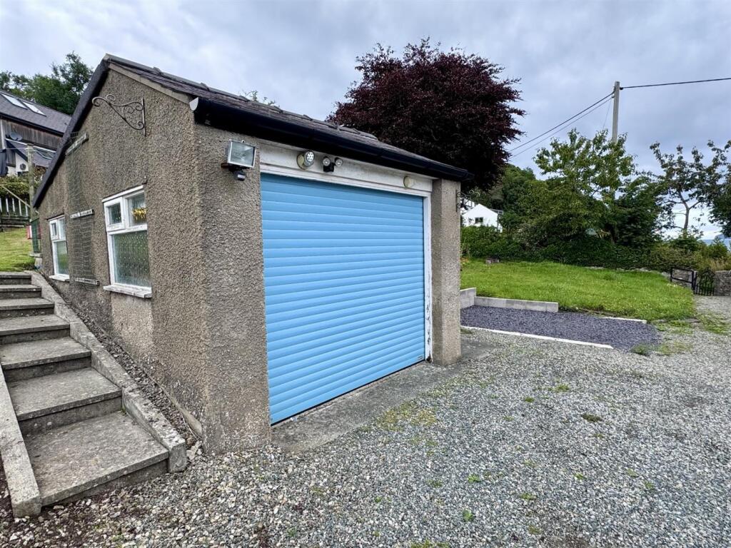 Detached Garage/Workshop