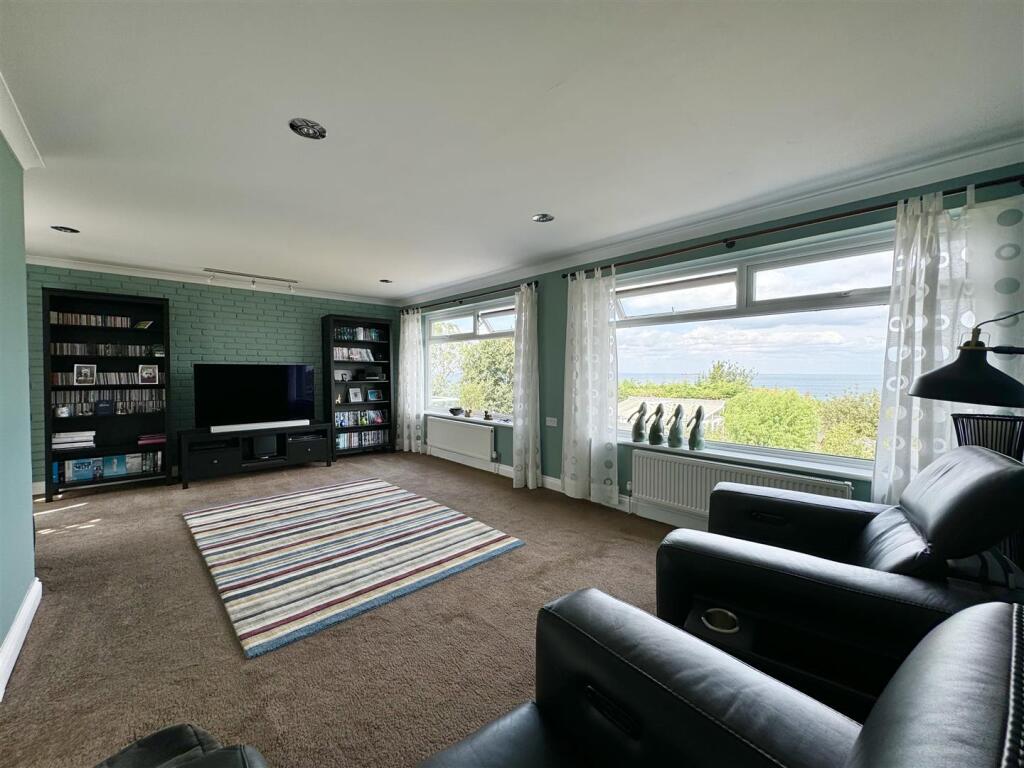 Sitting room/Bedroom 4