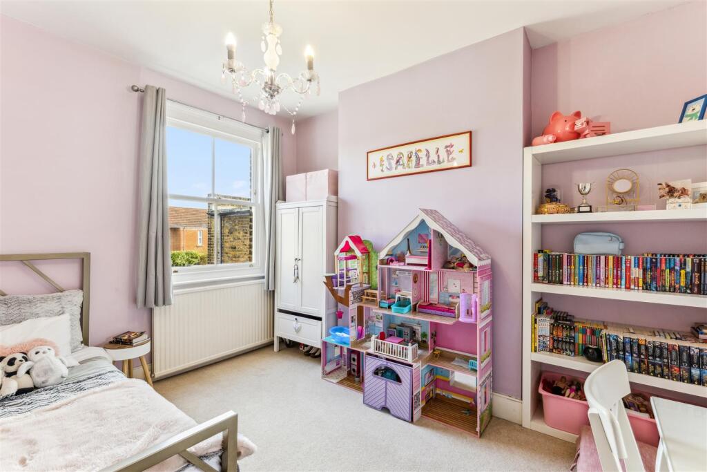 Gainsborough Road, W4 - FOR SALE