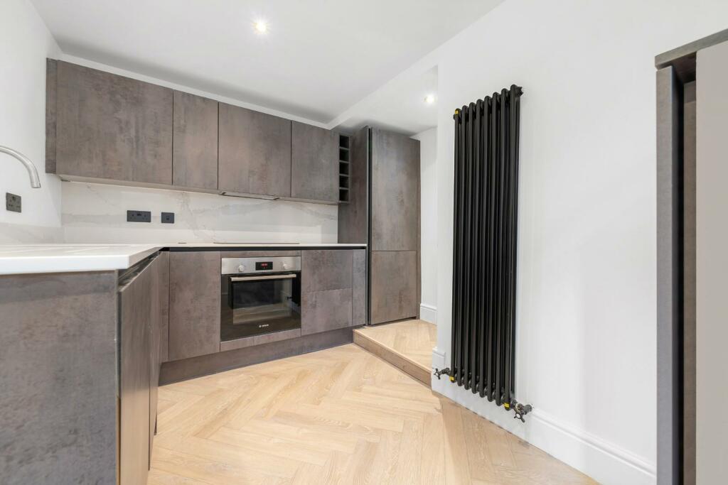 Kitchen (3).jpg