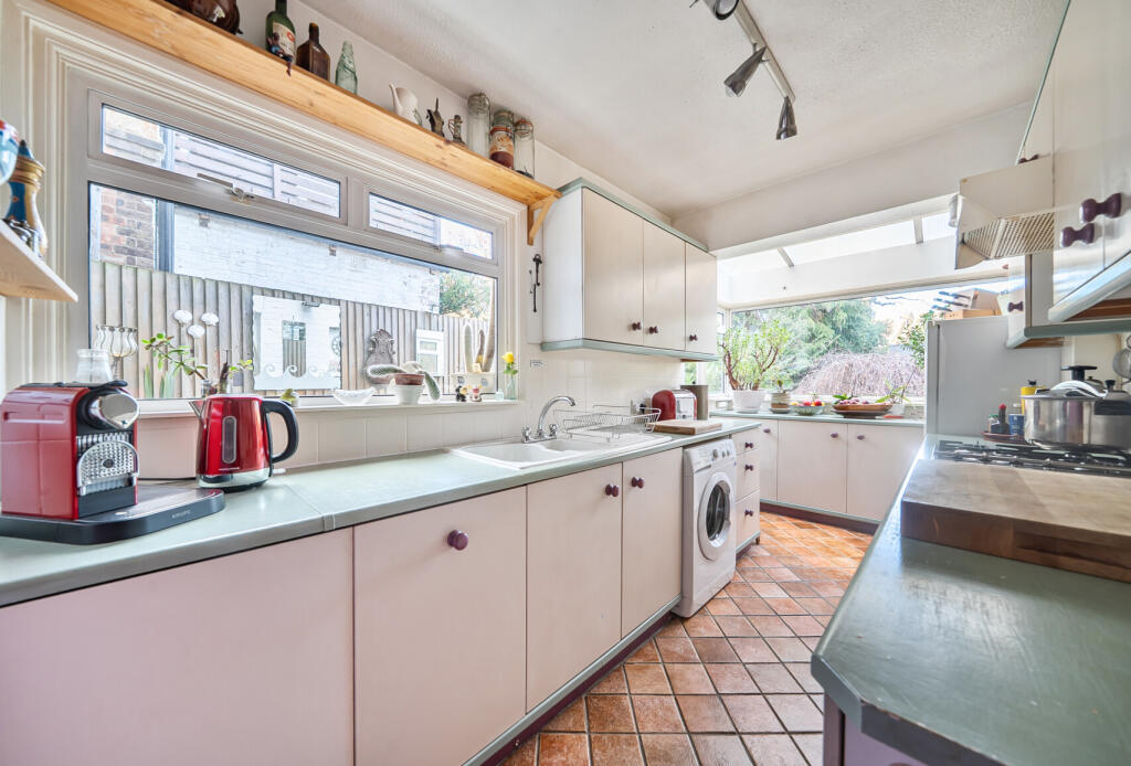 1387044-11-693983...