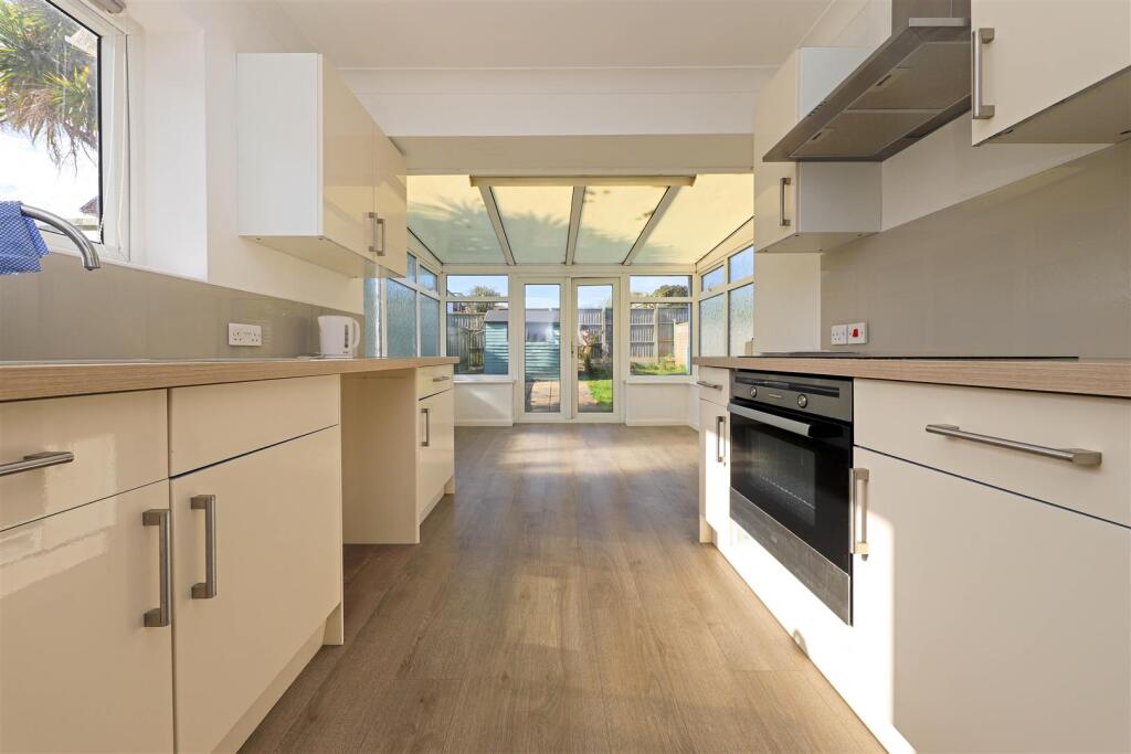 nicholas james newtimber kitchen 2.jpg