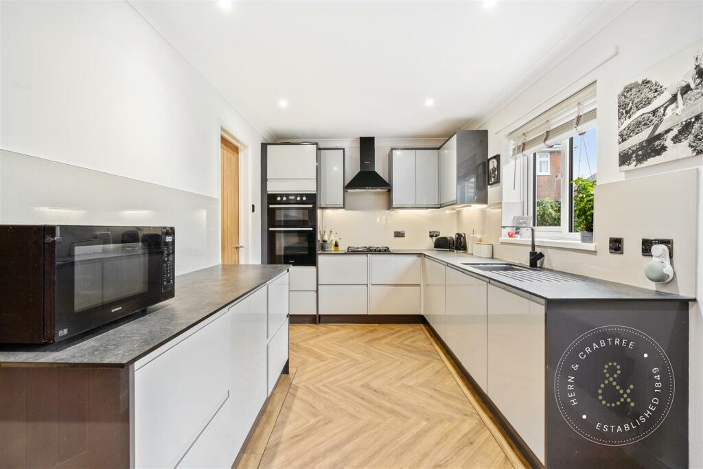 Acorn Grove, Pontprennau, Hern Crabtree (9).jpg