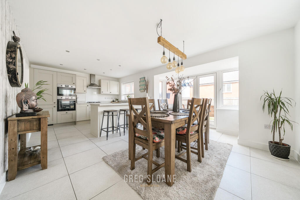 1344307-13-68adfee5f15f8-ARW