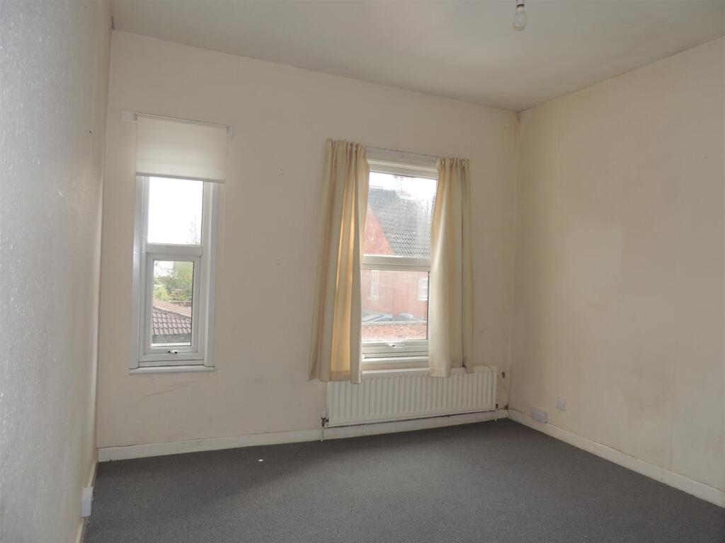 FRONT BEDROOM