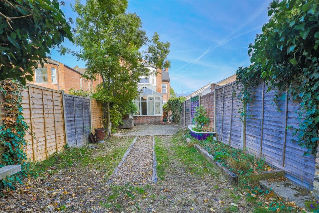 Burgoyne Road, SE25 6JT . Image 17.jpg