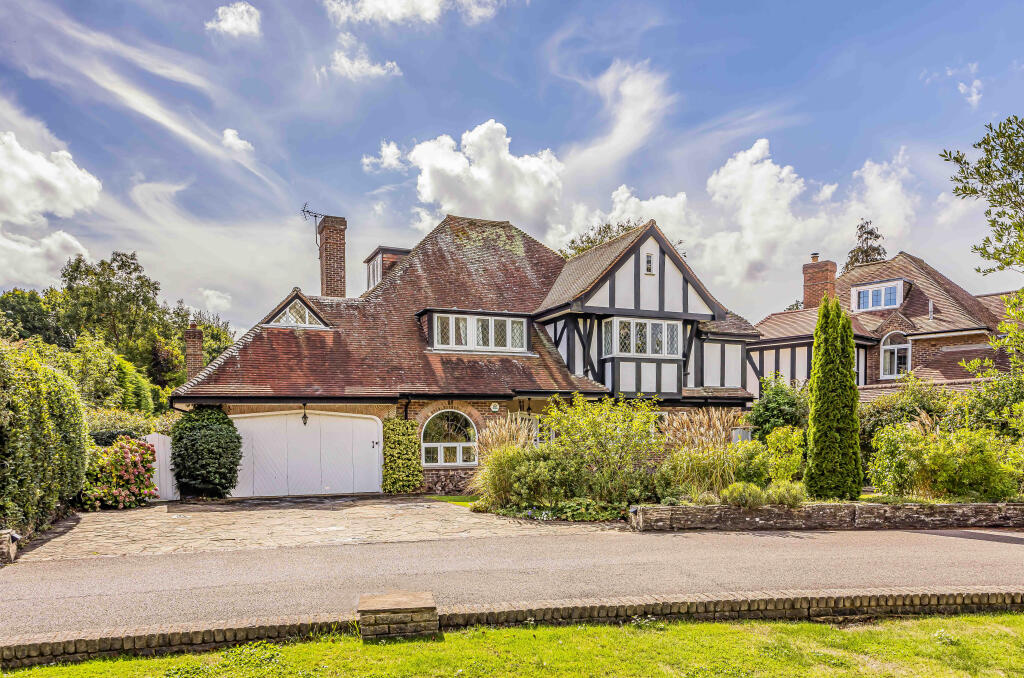 4 The Orchard, Aldwick Bay Estate, nr beach