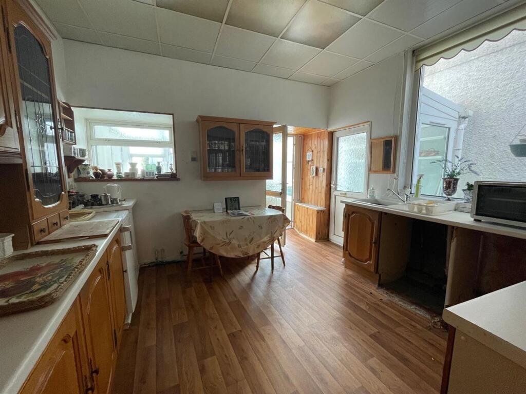 WhatsApp Image 2025-08-26 at 15.04.26_77cddac9.jpg