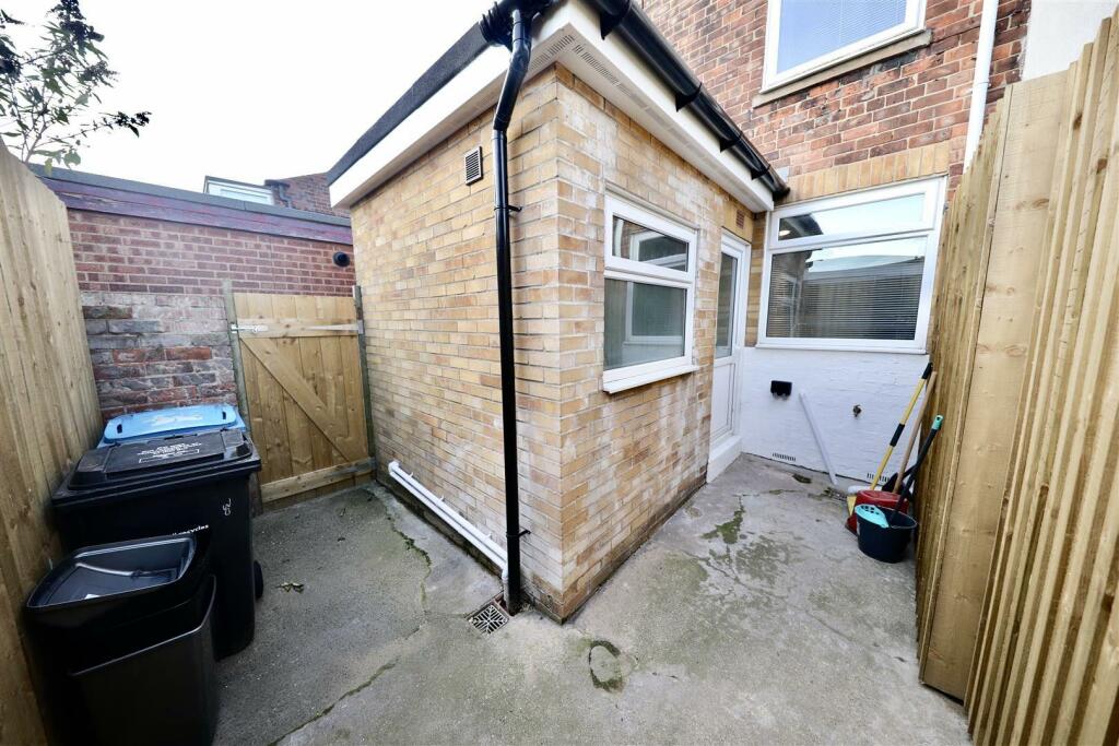 30 Exmouth Street - Garden.jpg