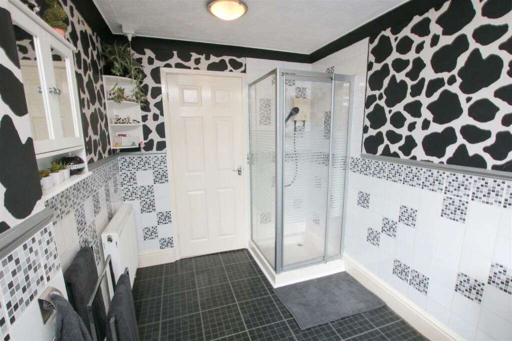 HOUSE BATHROOM
