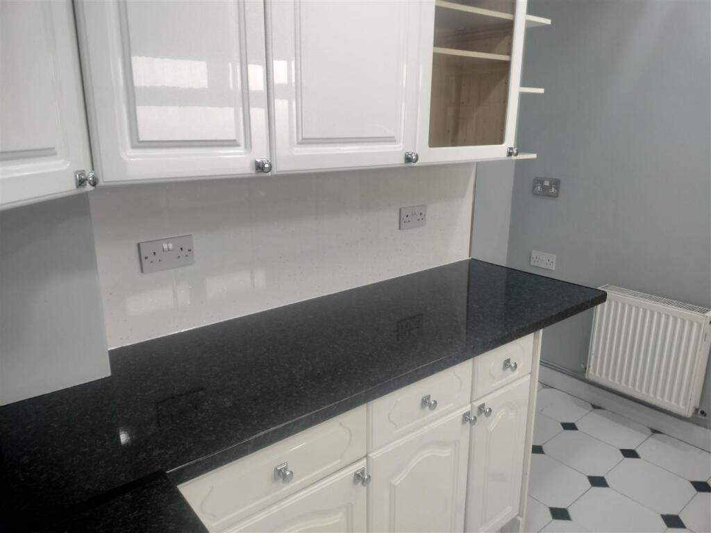 34 mary street kitchen ....jpg