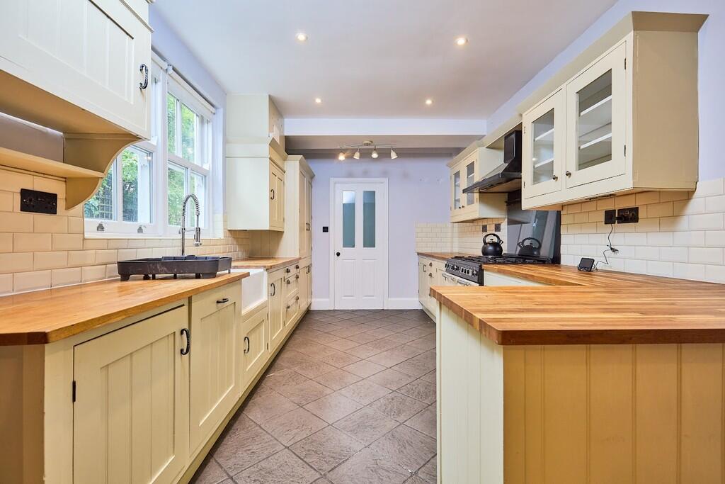 Edward Knight 202...