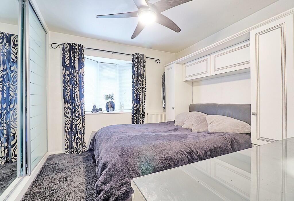 Dining Room/Bedroom 4