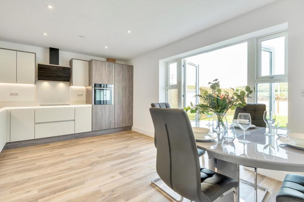 2- Kitchen