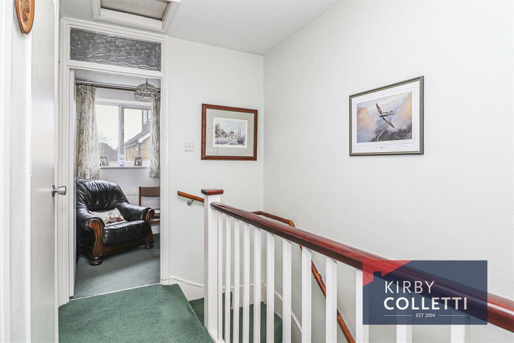 FIRST FLOOR LANDING