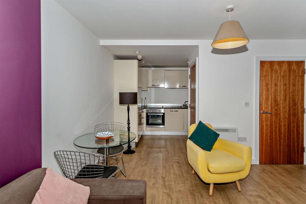 8663969-interior02-800.jpg