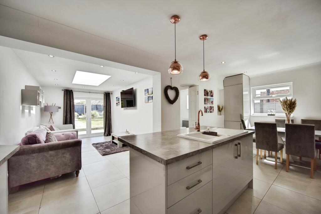 Open Plan Modern Kitchen/Diner