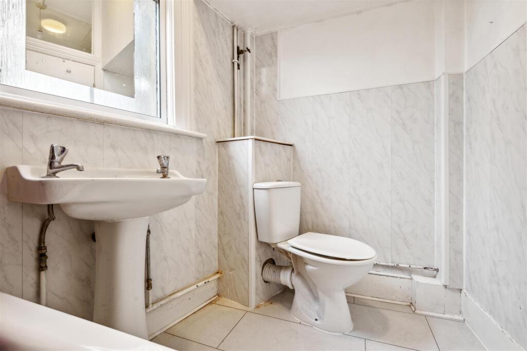 Flat 4-27 Balham Hill, Balham, SW12-2.jpg