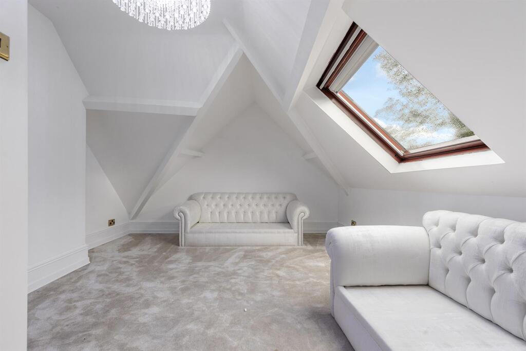 3 Encliffe Grove Ave, Sheffield 50_297.jpg