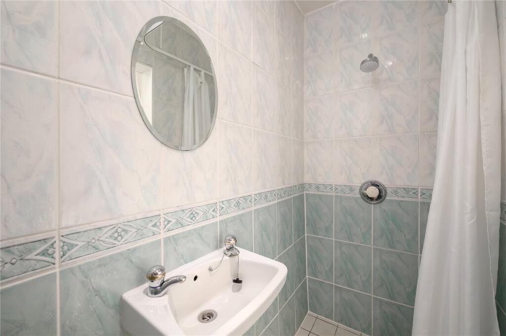 Lower Ground Shower