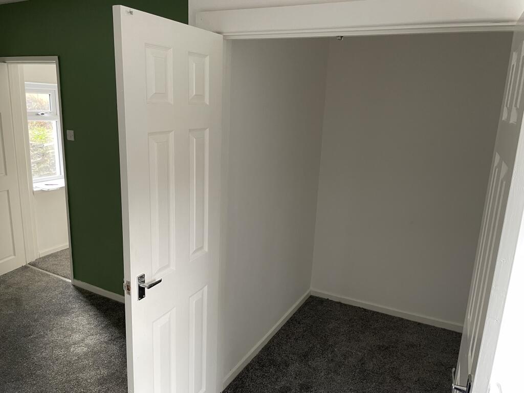 Walk in Wardrobe - B