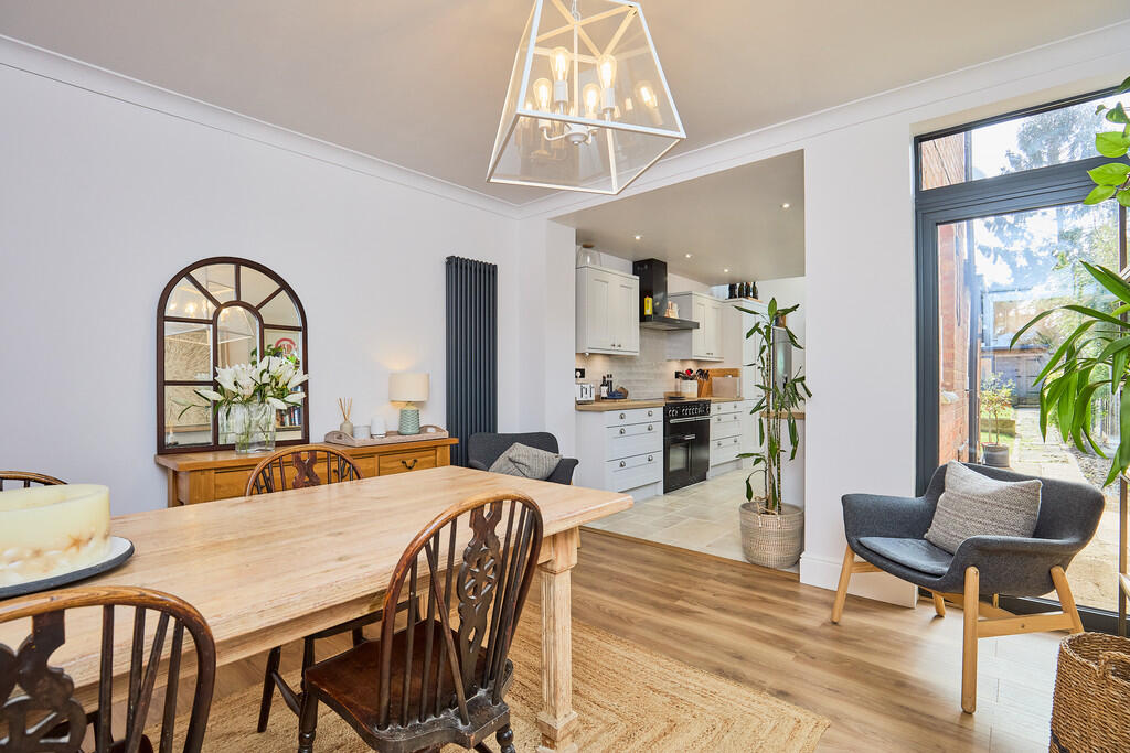 Edward Knight 202...