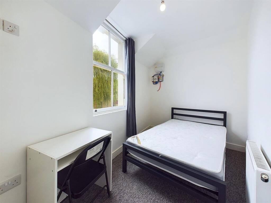 9 - Six-Bedroom HMO for Auction, Westbury-on-Trym.