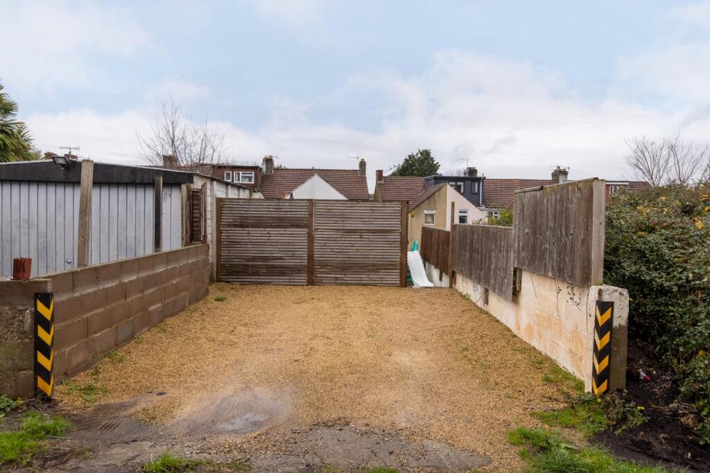 199 Luckwell Road, BS3-36.jpg