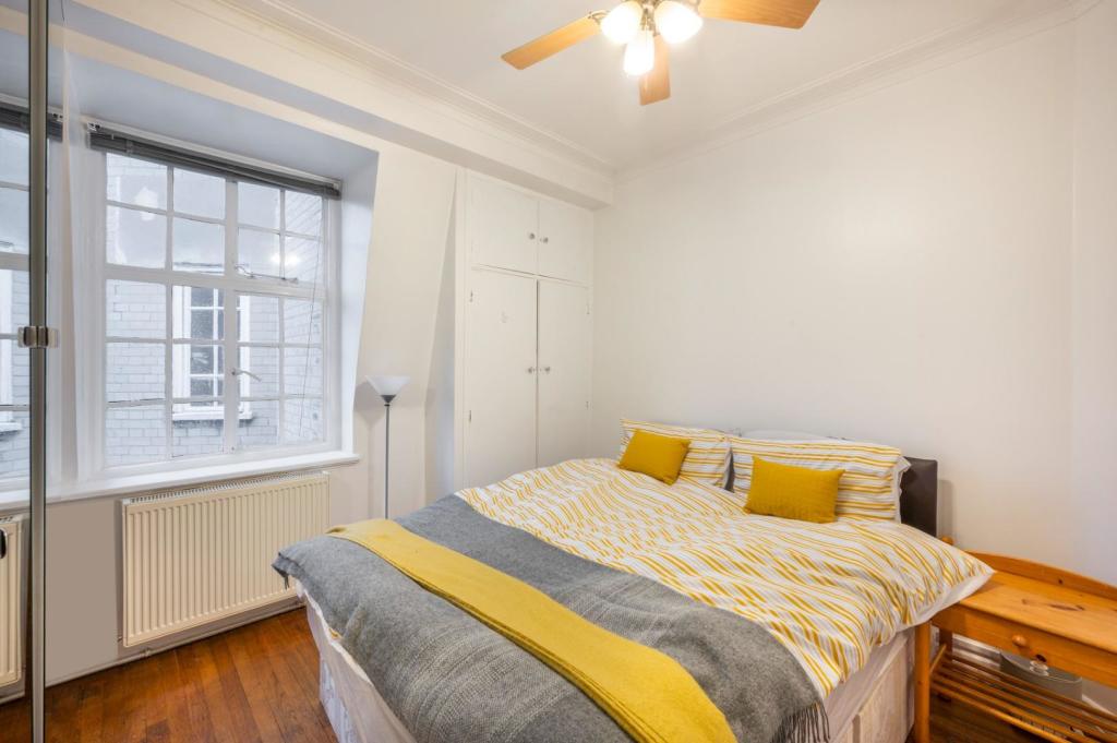 bedroom (1).jpg
