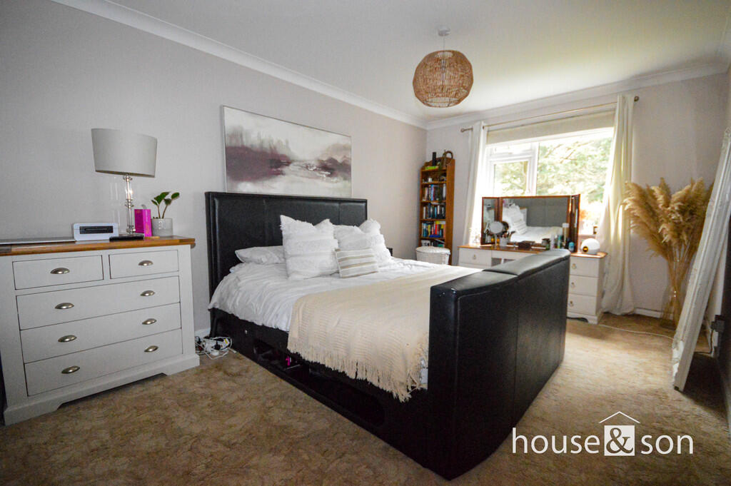 BedroomOneMain