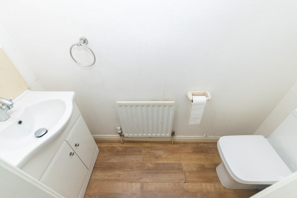 hallwc32parkwoodavenueleedsls81jw