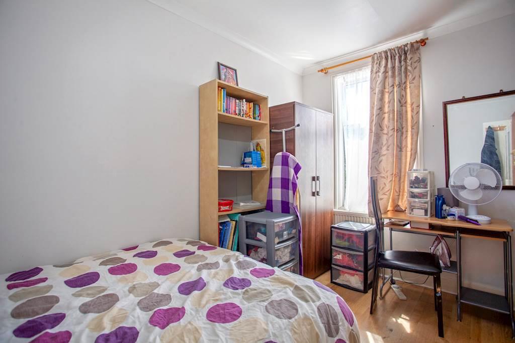 12-e6b6_MG_0740 (1)-small.jpg